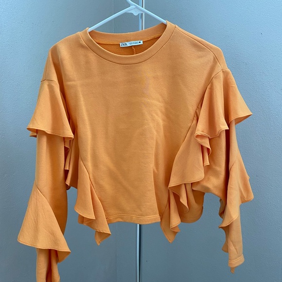 Zara Ruffled Sweatshirt - Picture 5 of 6
